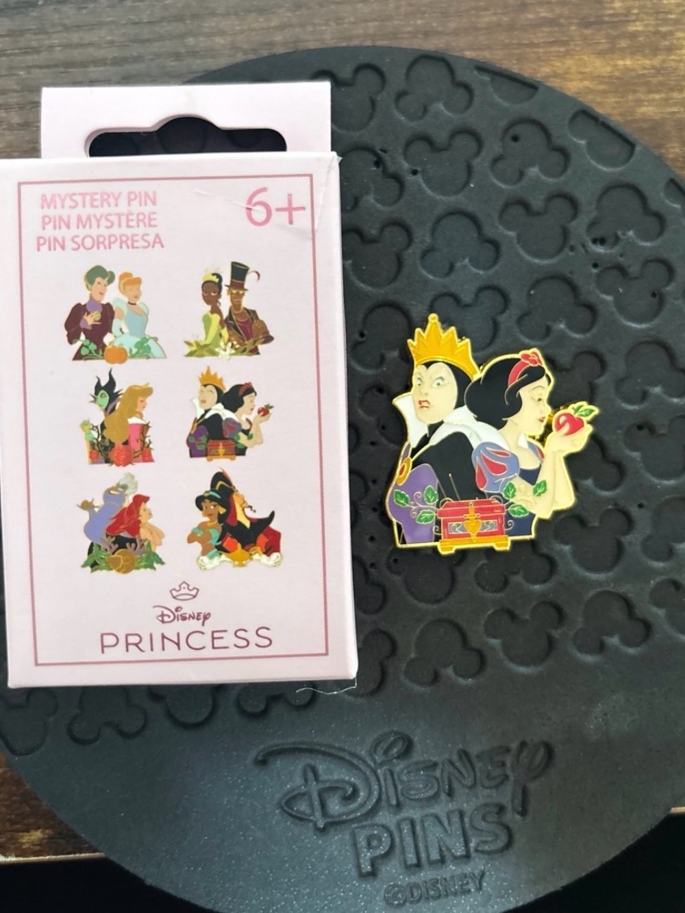 Disney Snow White and Evil Queen Enamel Pin – Black, Yellow, Red, Green